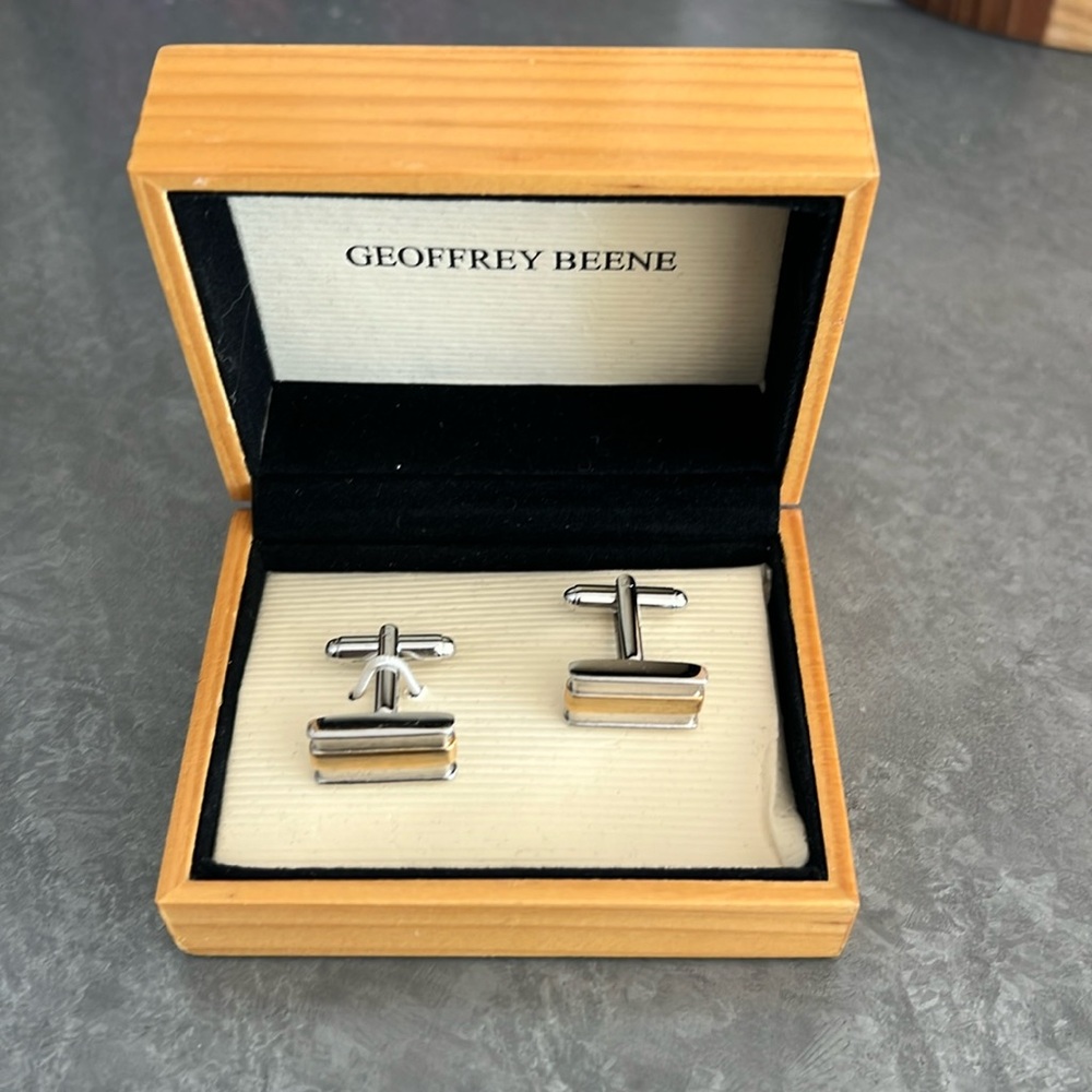 Geoffrey Beene Silver/Gold Men's One Striped Dress Cufflinks